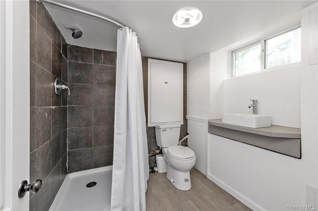 #5 photo, 59 Kernochan Avenue, Hempstead , NY 11550