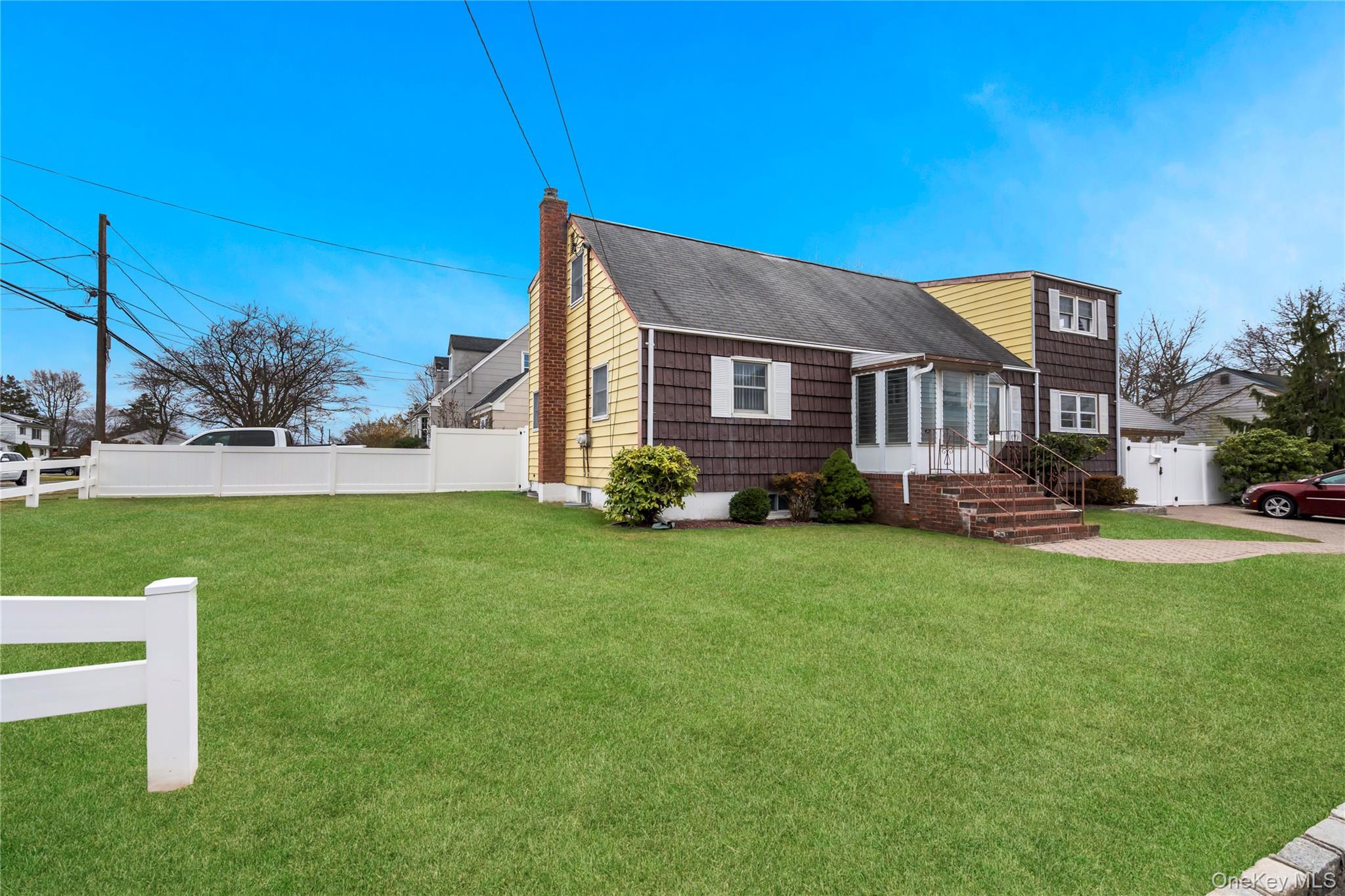 #2 photo, 149 Byrd Streets, Lindenhurst , NY 11757