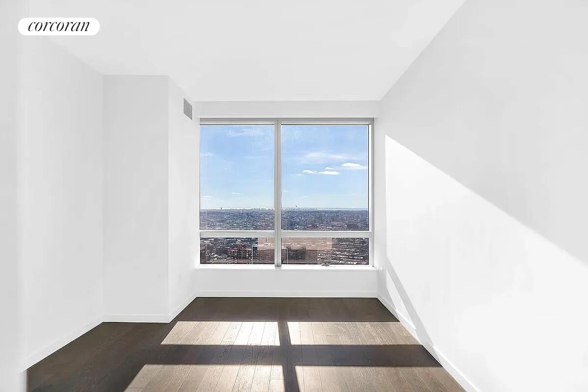 #7 photo, Brooklyn, Downtown Brooklyn , NY 11201