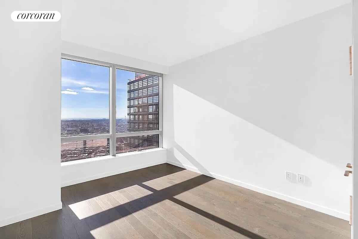 #8 photo, Brooklyn, Downtown Brooklyn , NY 11201