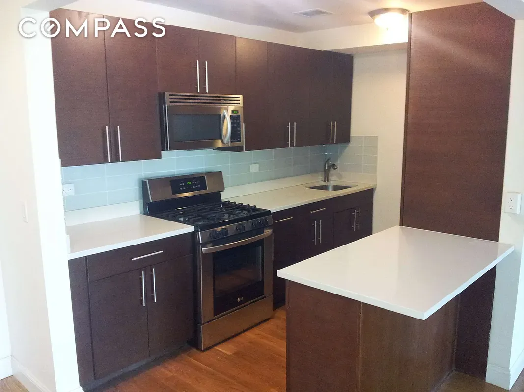 #1 photo, Bronx, Schuylerville , NY 10461