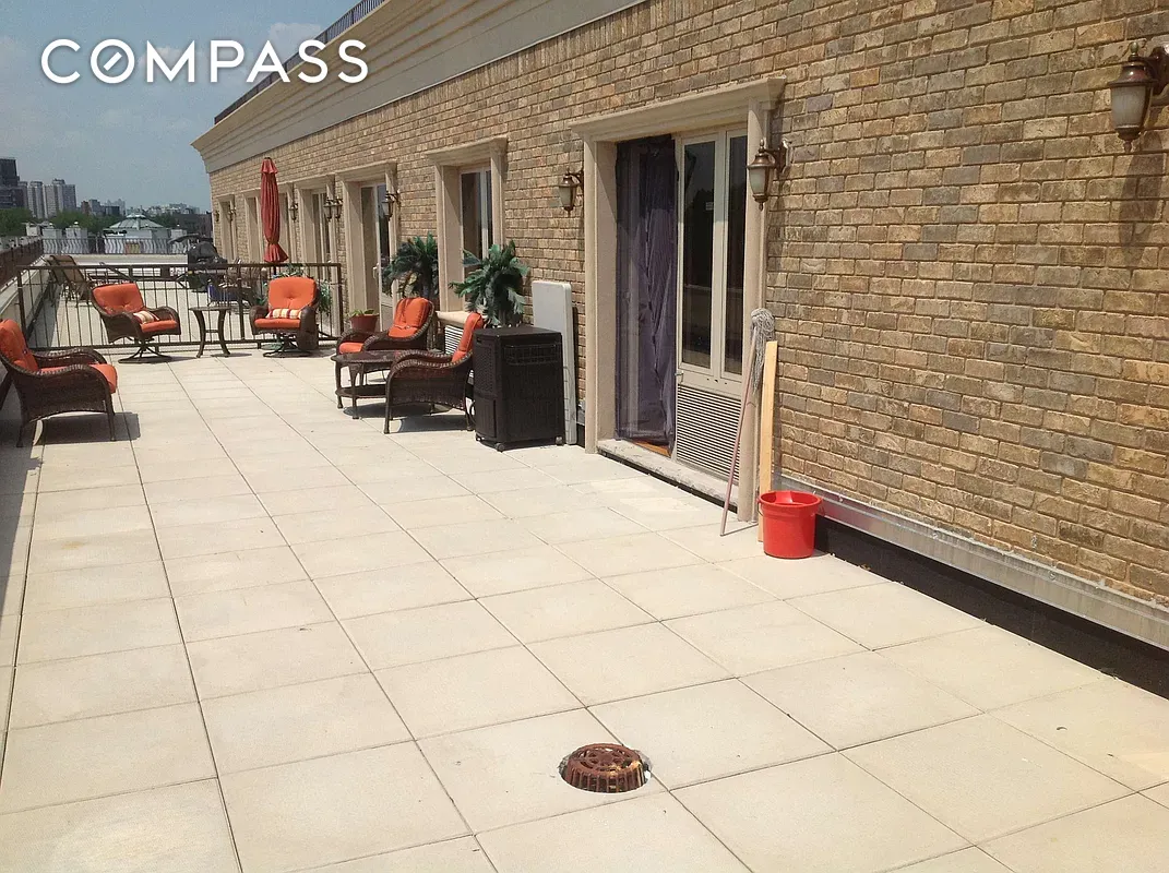 #4 photo, Bronx, Schuylerville , NY 10461