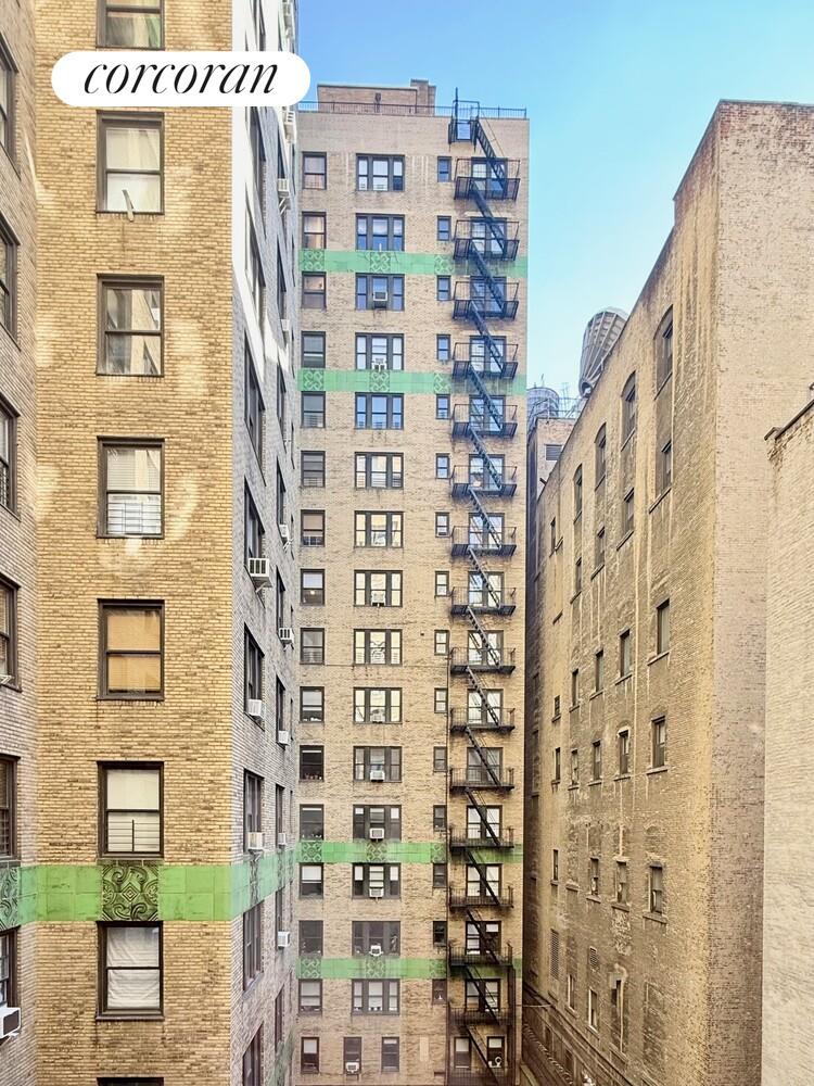 #12 photo, 210 E 68TH Street, Lenox Hill , NY 10021