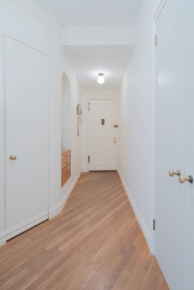 #10 photo, 210 W 19TH Street, Chelsea , NY 10011