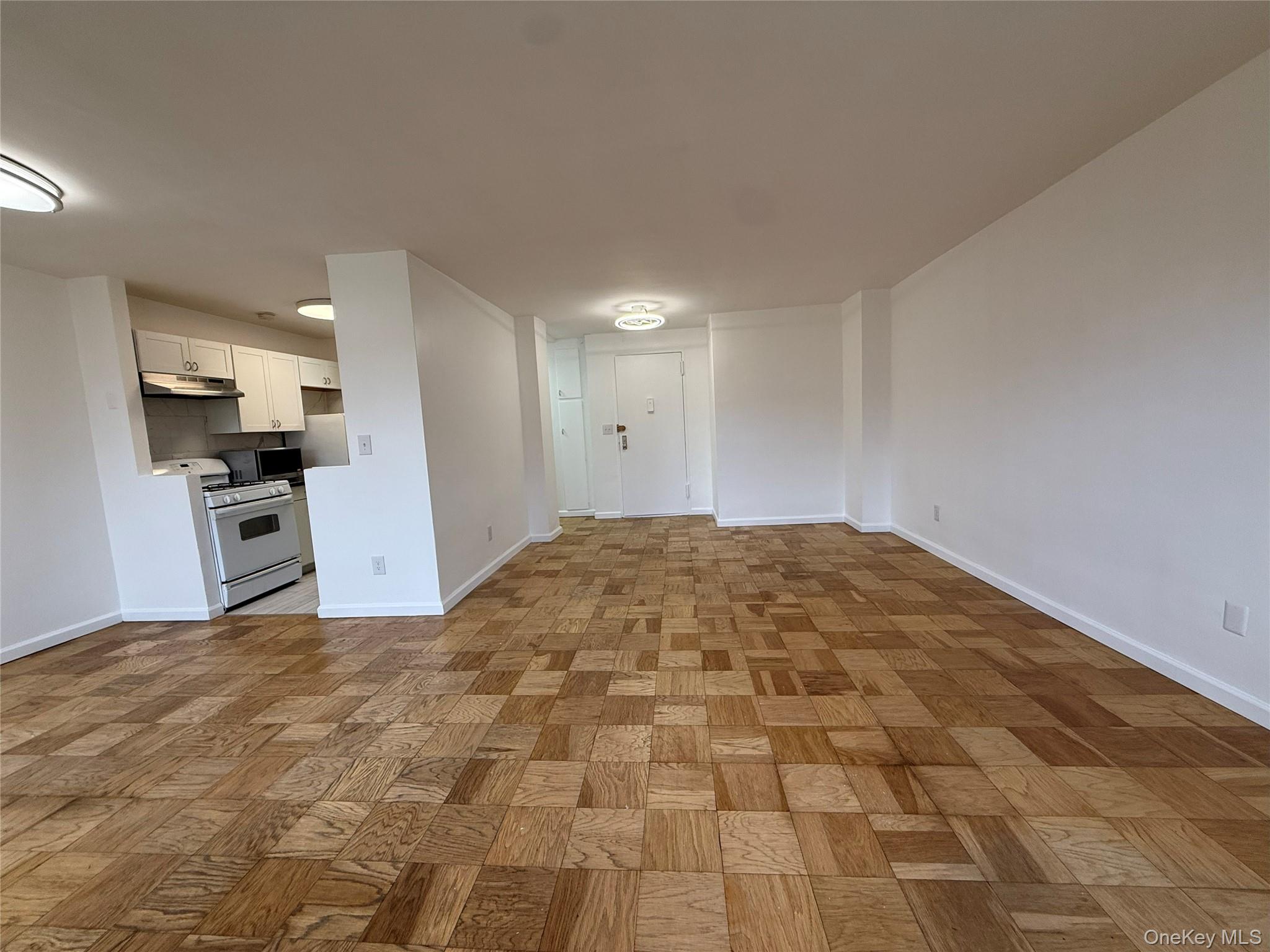 #12 photo, 16 Lake Street, White Plains , NY 10603