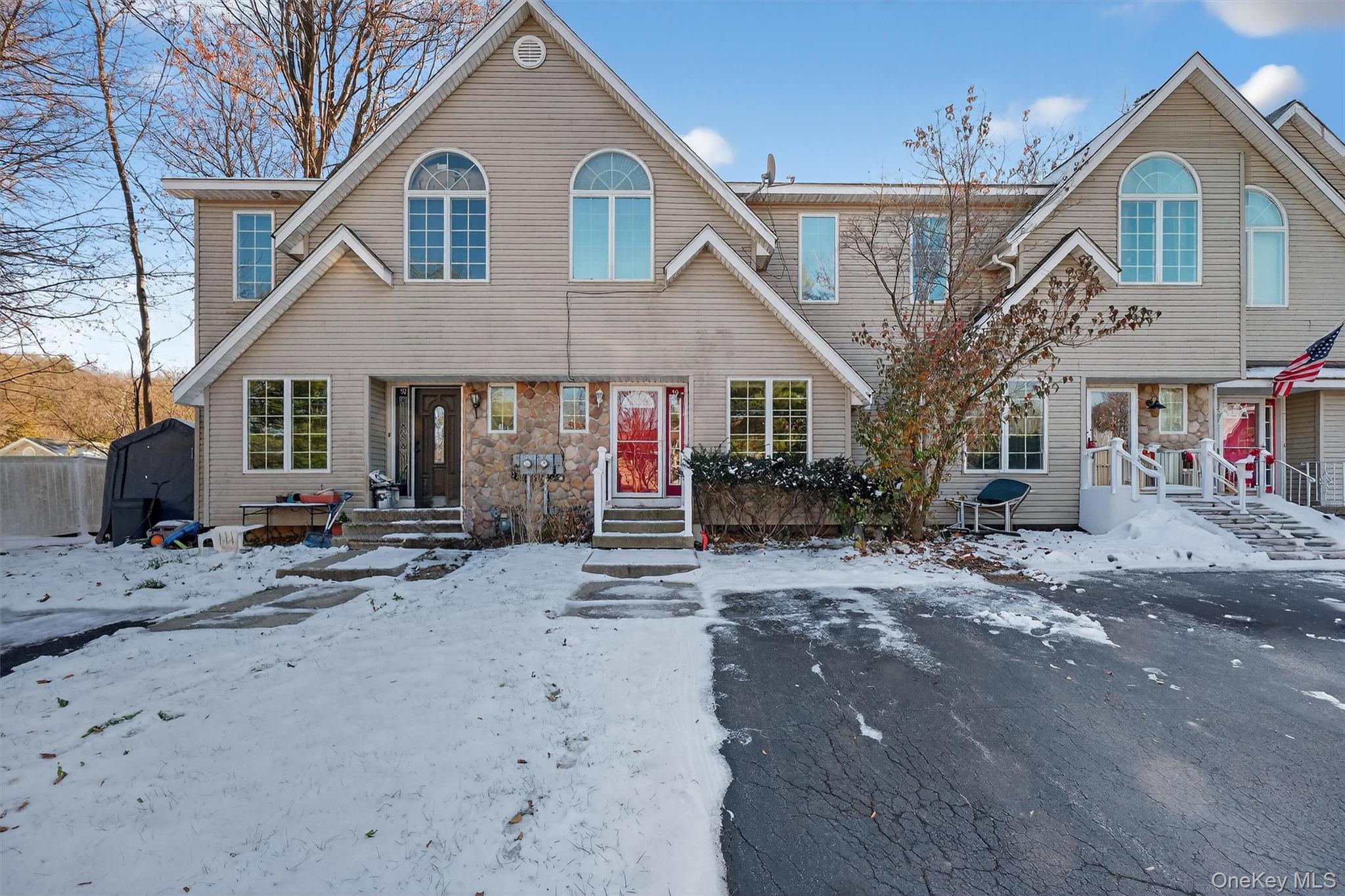 #1 photo, 90 Roundtree Court, Beacon , NY 12508