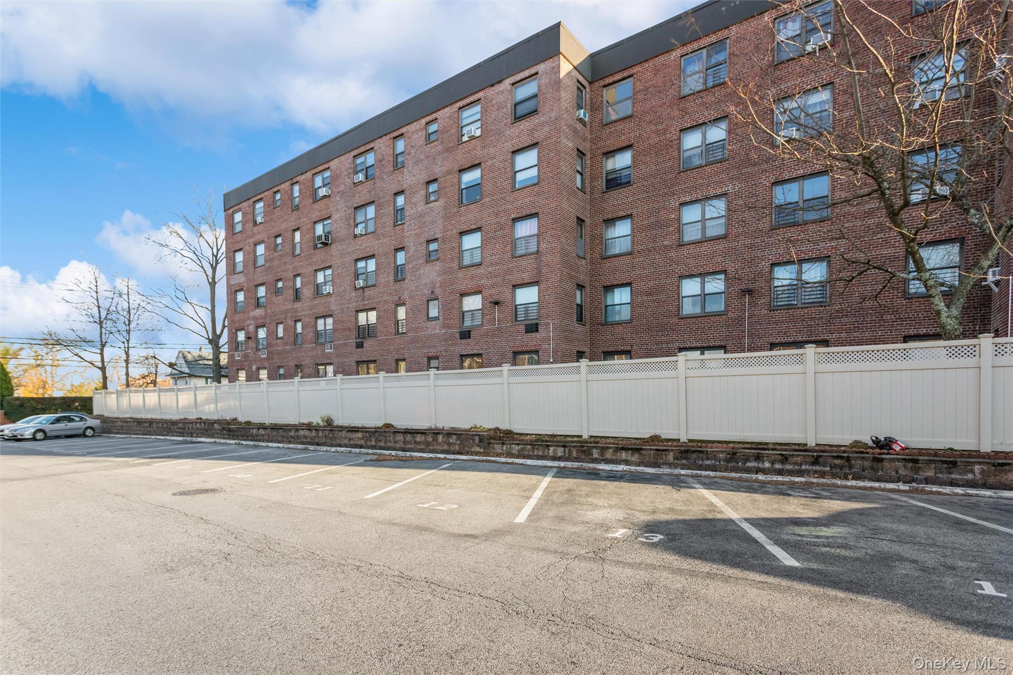 #19 photo, 183 Drake Avenue, New Rochelle , NY 10805