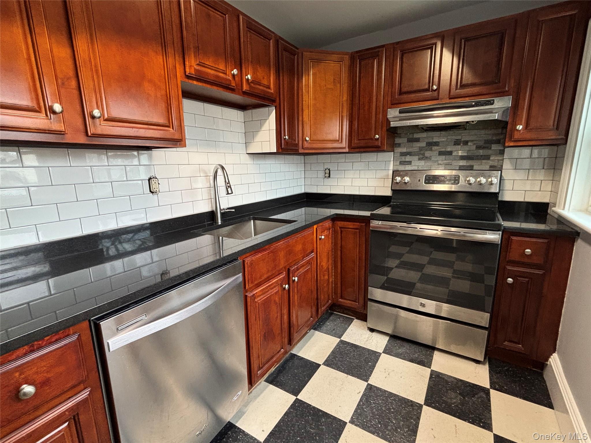 #7 photo, 17 Hamilton Avenue, 纽约州 Ossining , NY 10562