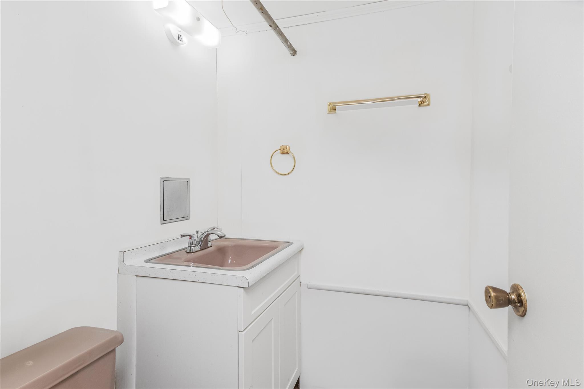 #19 photo, 617 W 227th Street, Bronx , NY 10463