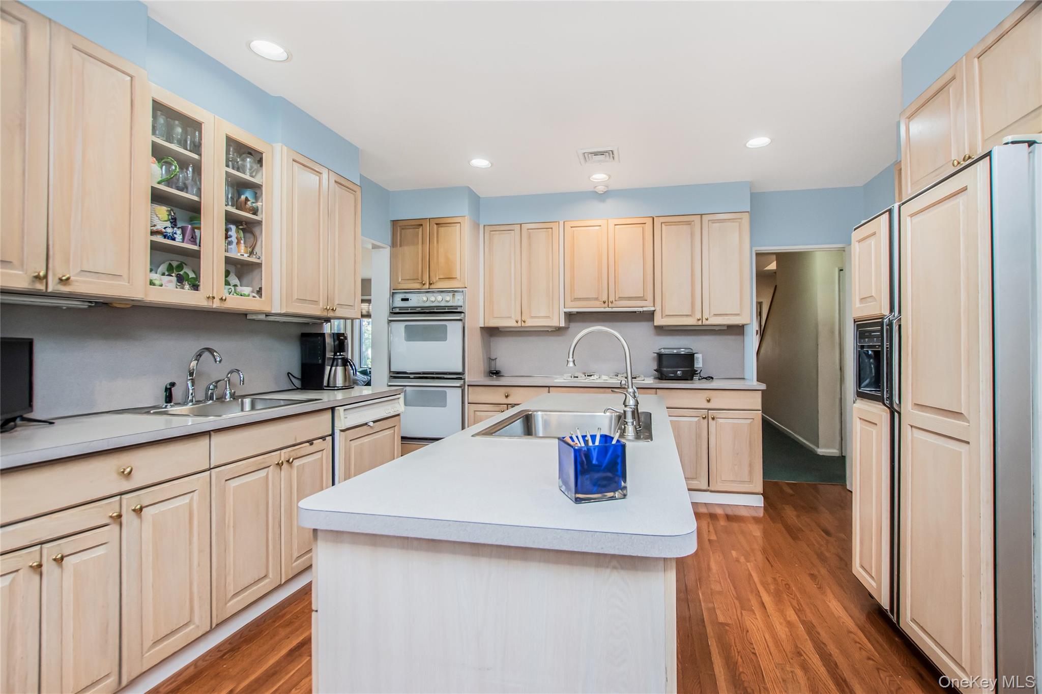 #6 photo, 617 W 227th Street, Bronx , NY 10463