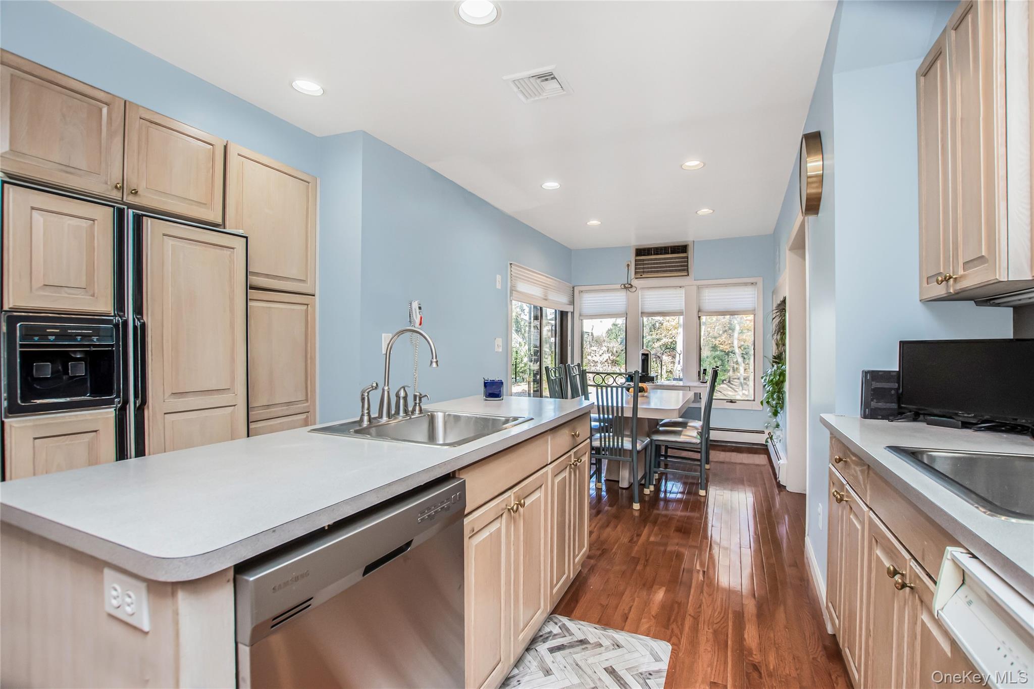 #7 photo, 617 W 227th Street, Bronx , NY 10463