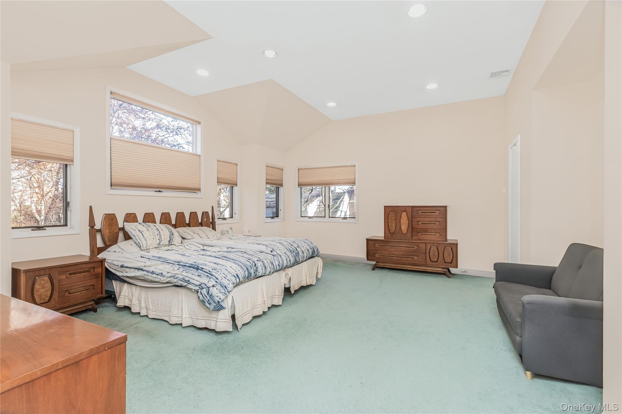 #9 photo, 617 W 227th Street, Bronx , NY 10463