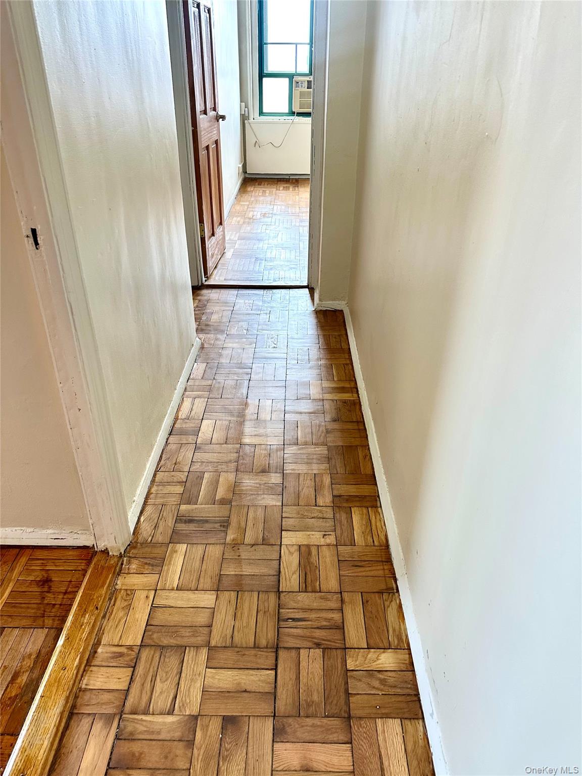 #1 photo, 20 Metropolitan Oval, 布朗士 Bronx , NY 10462