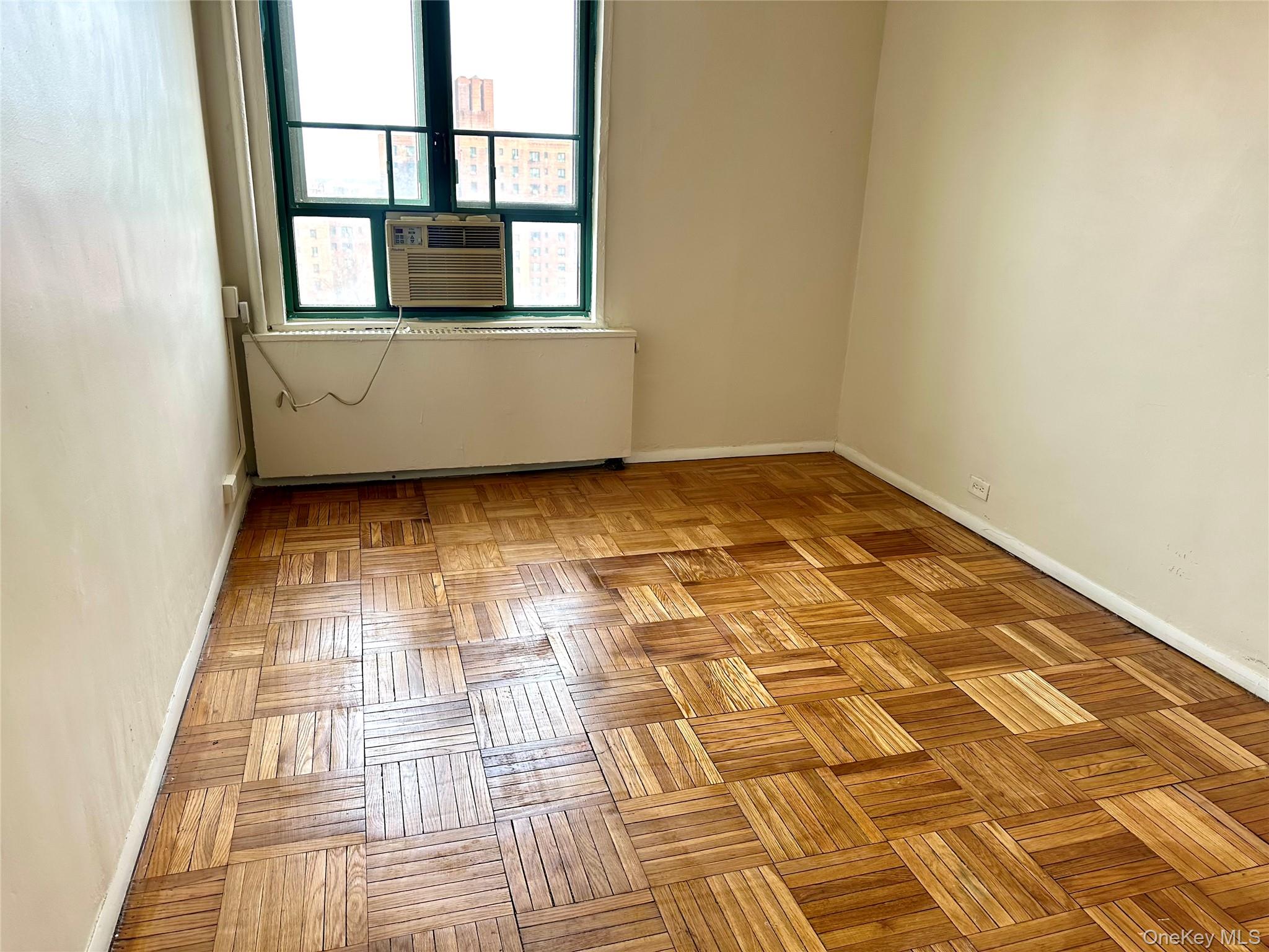 #3 photo, 20 Metropolitan Oval, 布朗士 Bronx , NY 10462