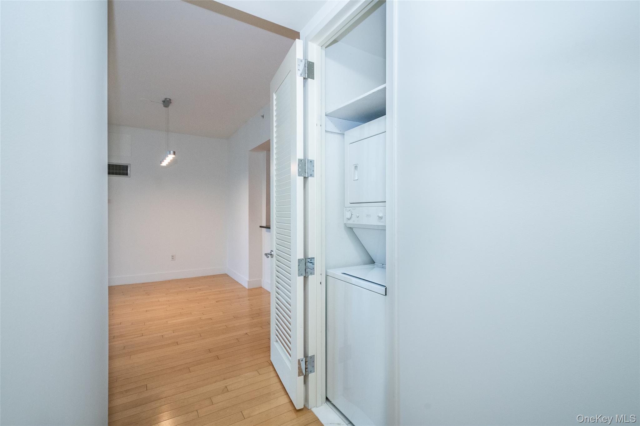 #10 photo, 175 Huguenot Street, New Rochelle , NY 10801