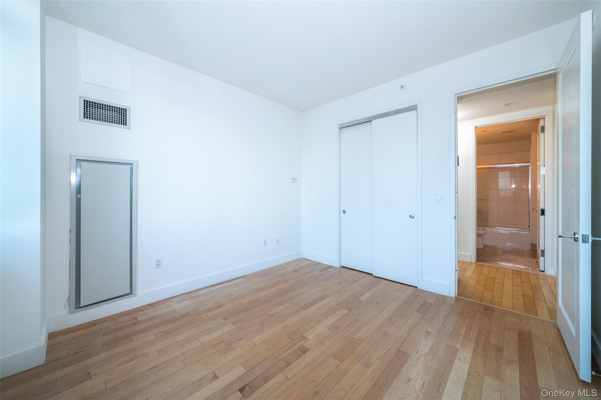 #14 photo, 175 Huguenot Street, New Rochelle , NY 10801