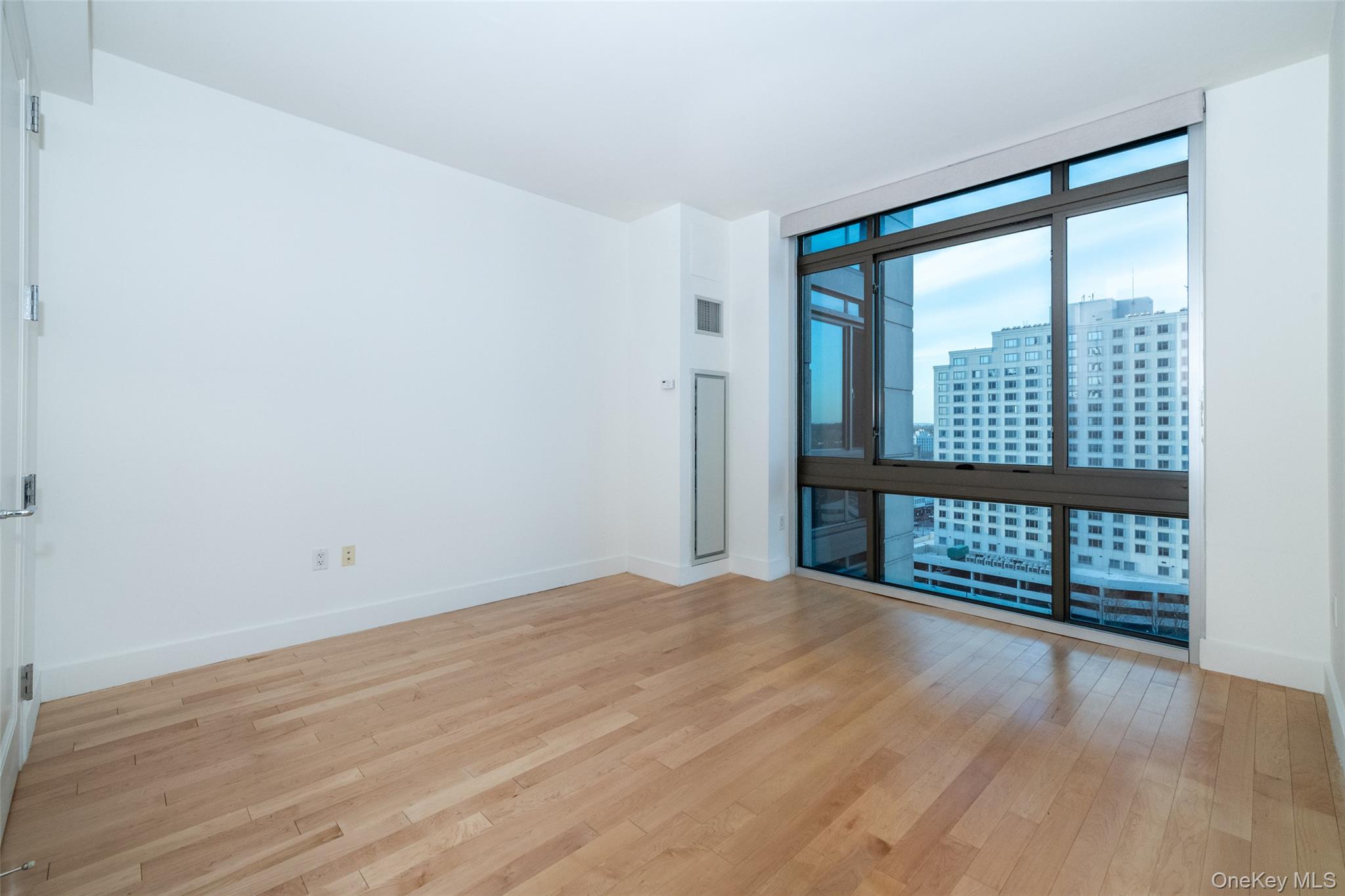 #19 photo, 175 Huguenot Street, New Rochelle , NY 10801