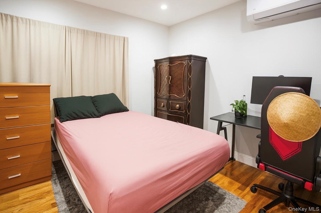 #8 photo, 130-05 135th Place, South Ozone Park , NY 11420