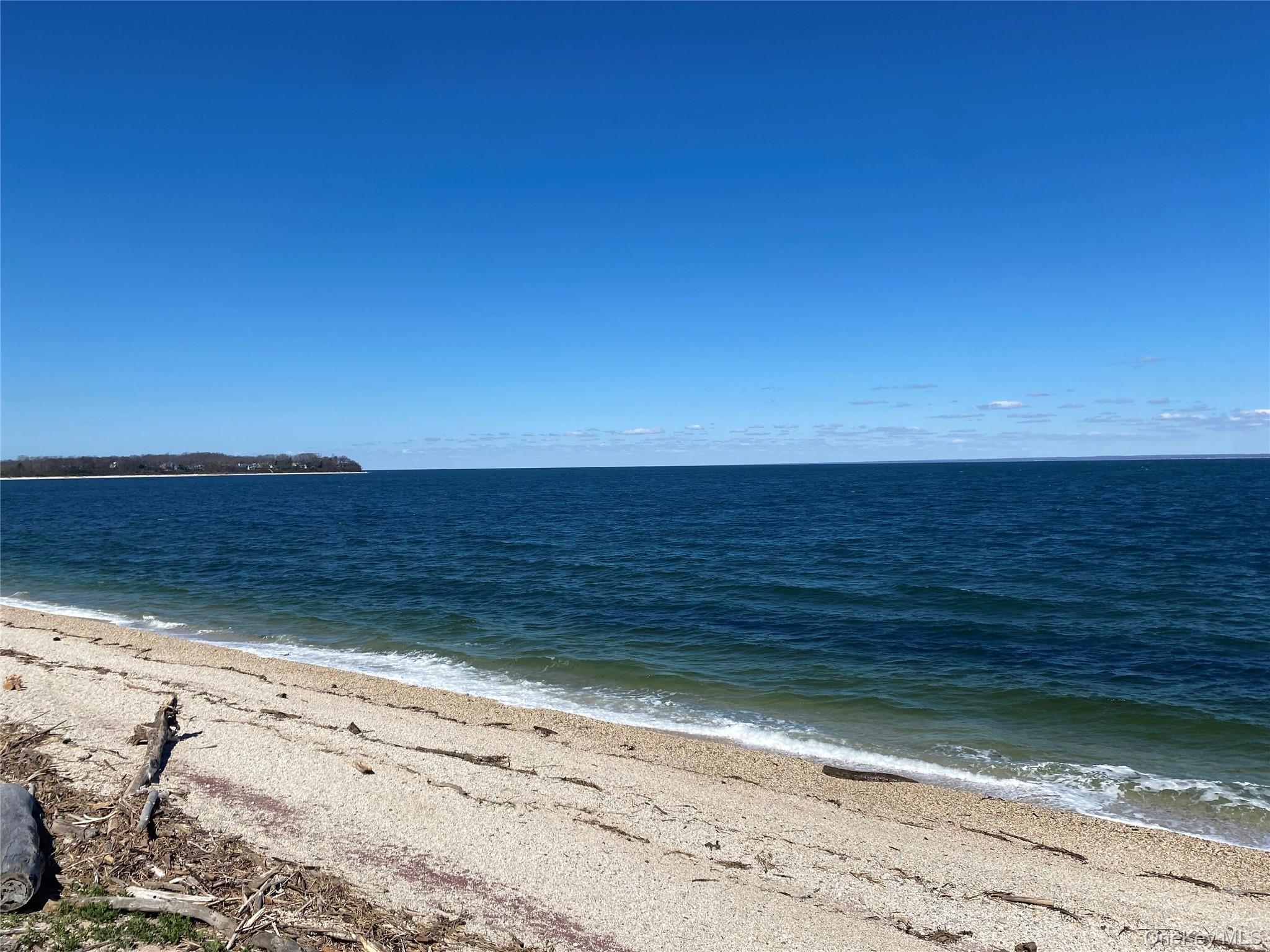 #18 photo, 65 Greenway, سوفولك Orient , NY 11957