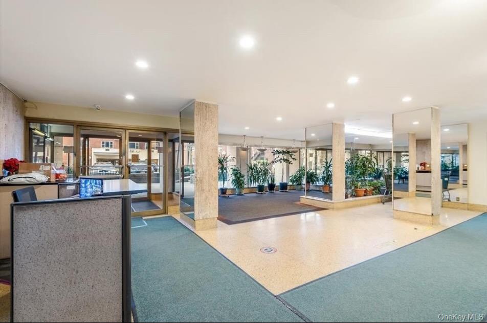 #12 photo, 52-40 39 Avenue, 皇后區 木邊 Woodside , NY 11377