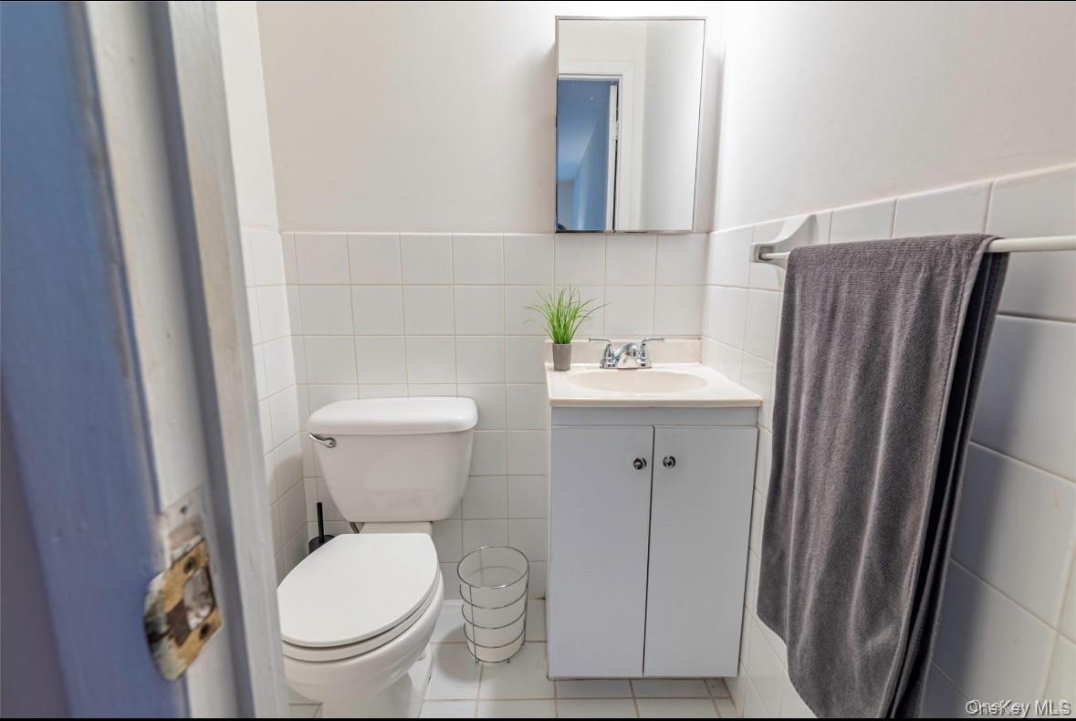 #12 photo, 18-16 Bell Boulevard, Bayside , NY 11360