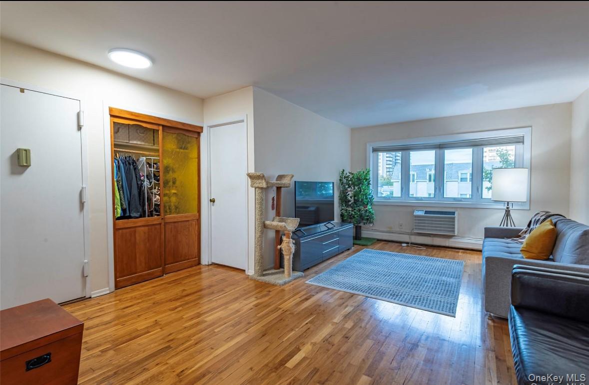 #6 photo, 18-16 Bell Boulevard, Bayside , NY 11360