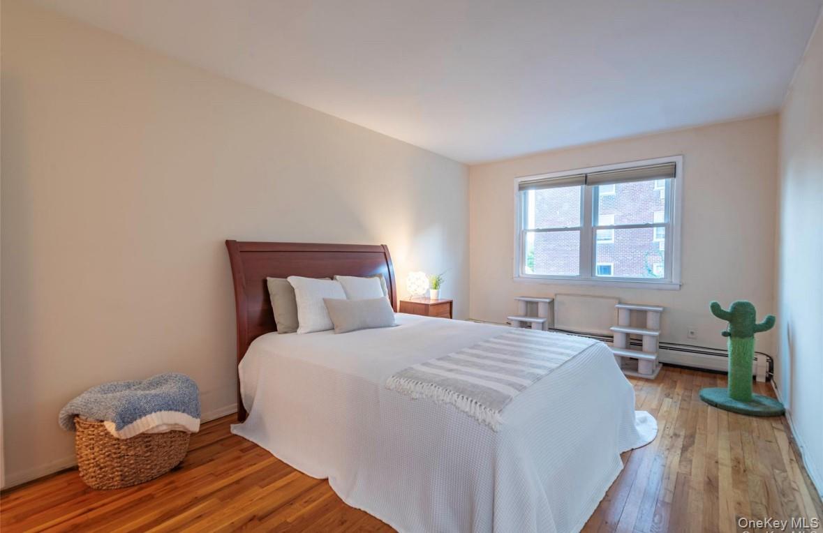 #8 photo, 18-16 Bell Boulevard, Bayside , NY 11360