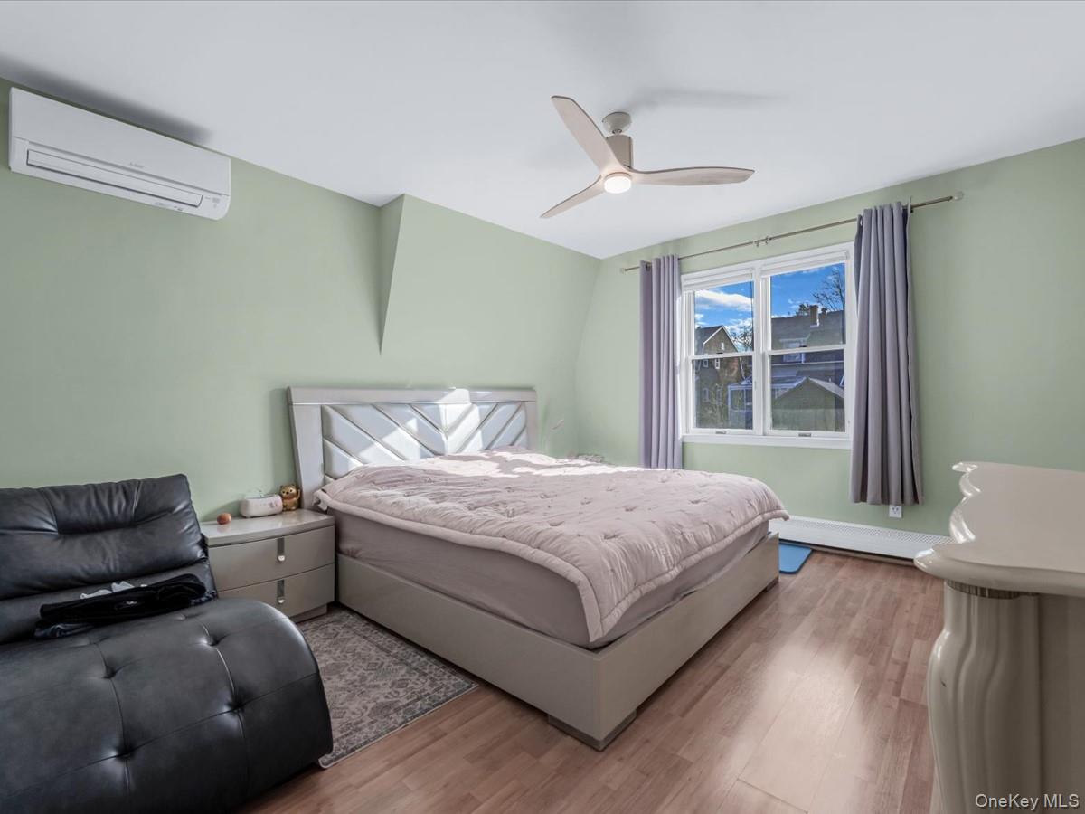 #13 photo, 217-32 Corbett Road, Bayside , NY 11361