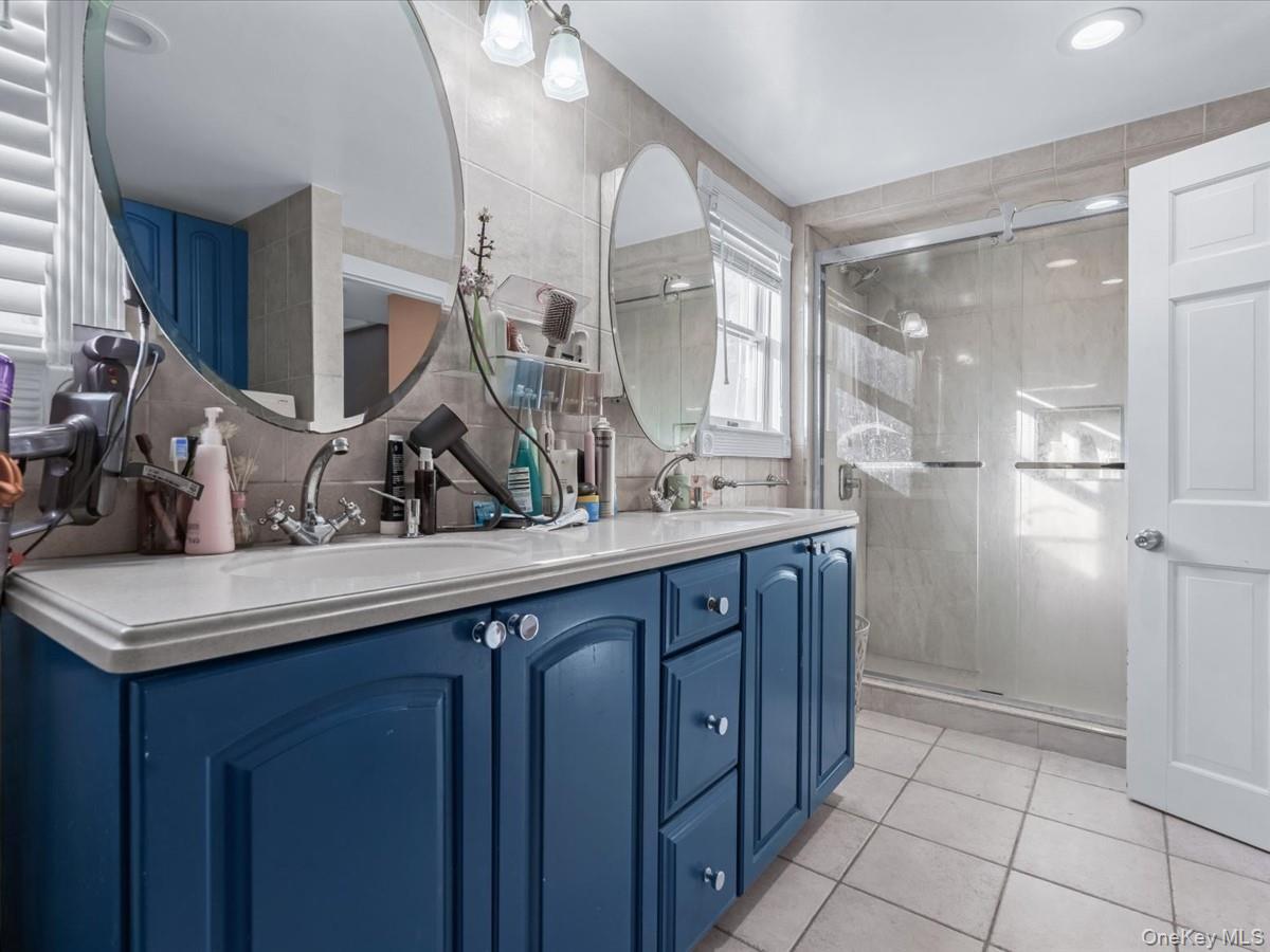 #16 photo, 217-32 Corbett Road, Bayside , NY 11361