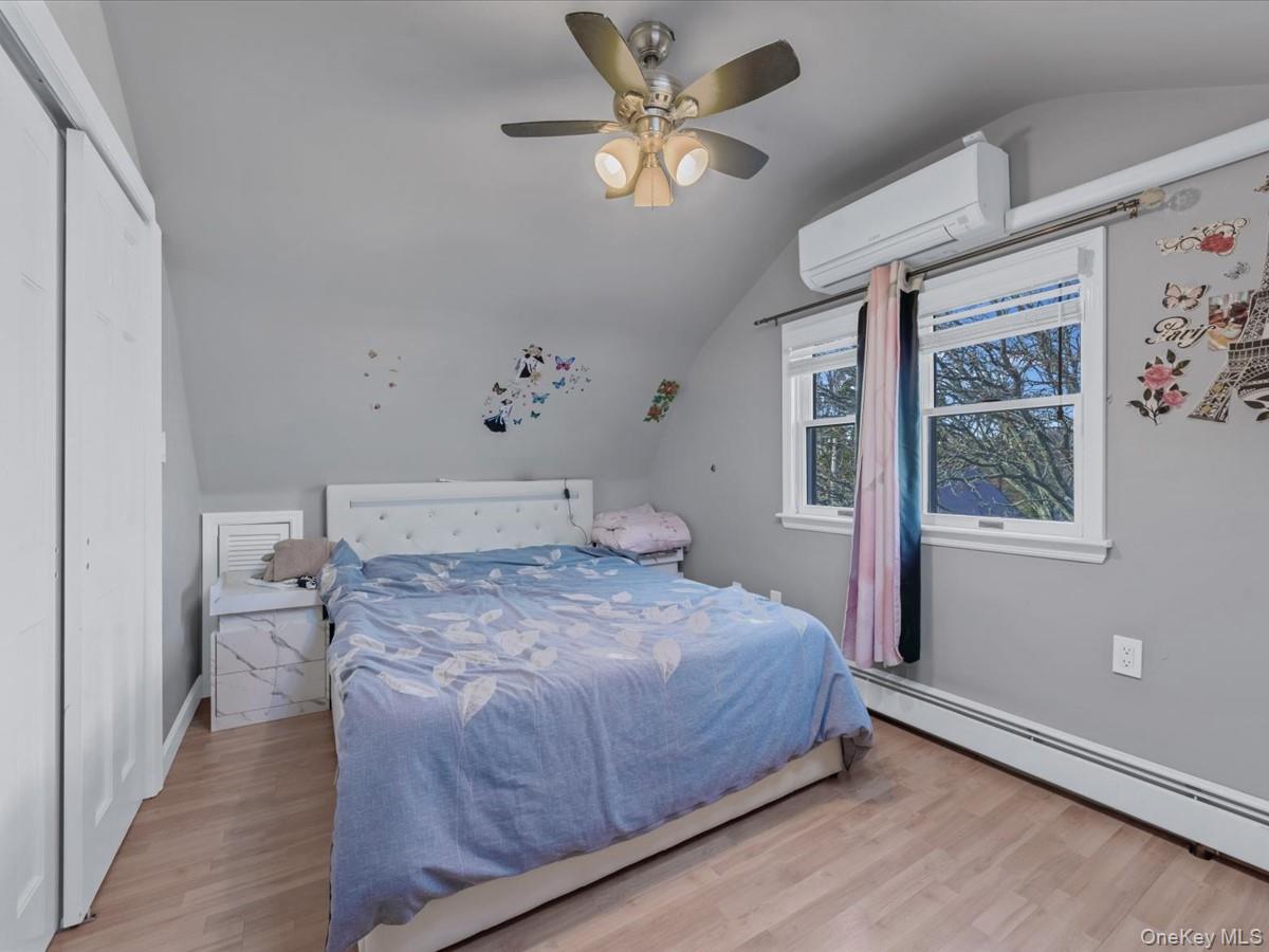 #19 photo, 217-32 Corbett Road, Bayside , NY 11361