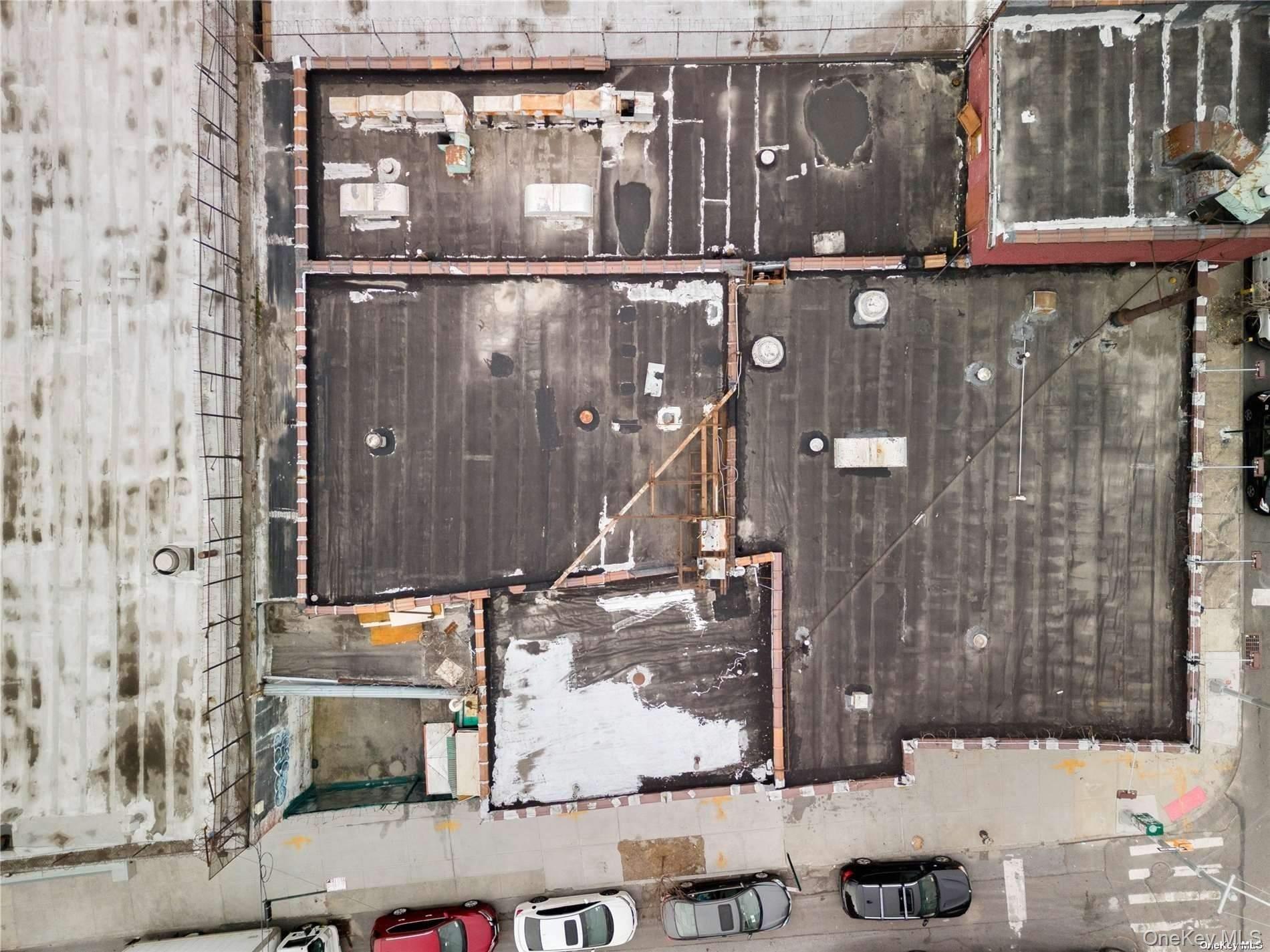 #14 photo, 310 Johnson Avenue, Brooklyn , NY 11206