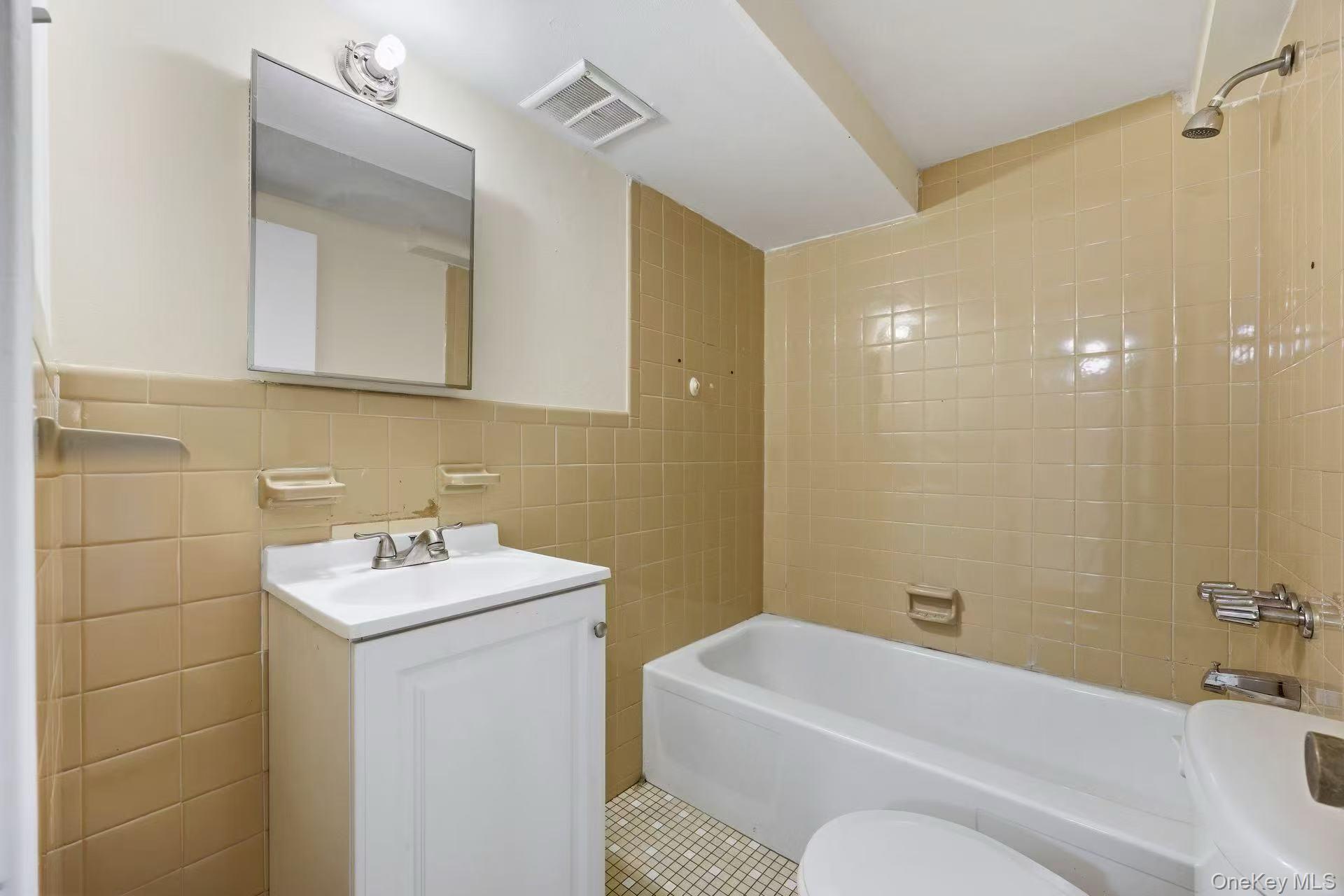 #7 photo, 211-14 46th Avenue, Bayside , NY 11361