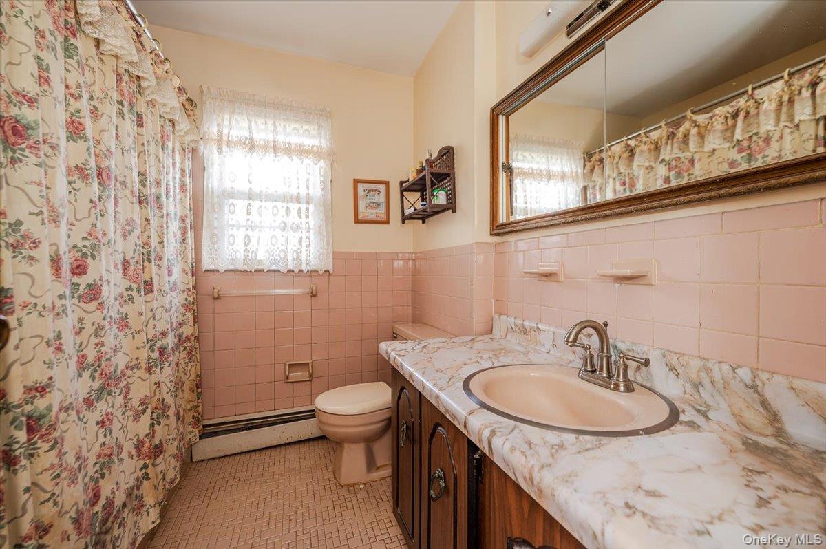 #16 photo, 212 Lakeview Avenue, Malverne , NY 11565