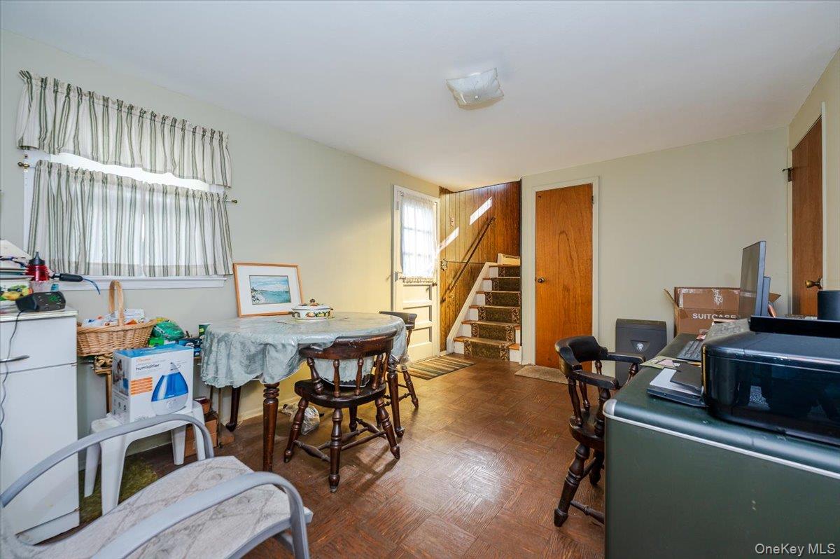 #8 photo, 212 Lakeview Avenue, Malverne , NY 11565