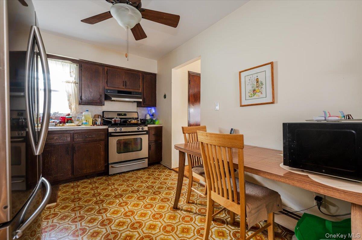 #9 photo, 212 Lakeview Avenue, Malverne , NY 11565