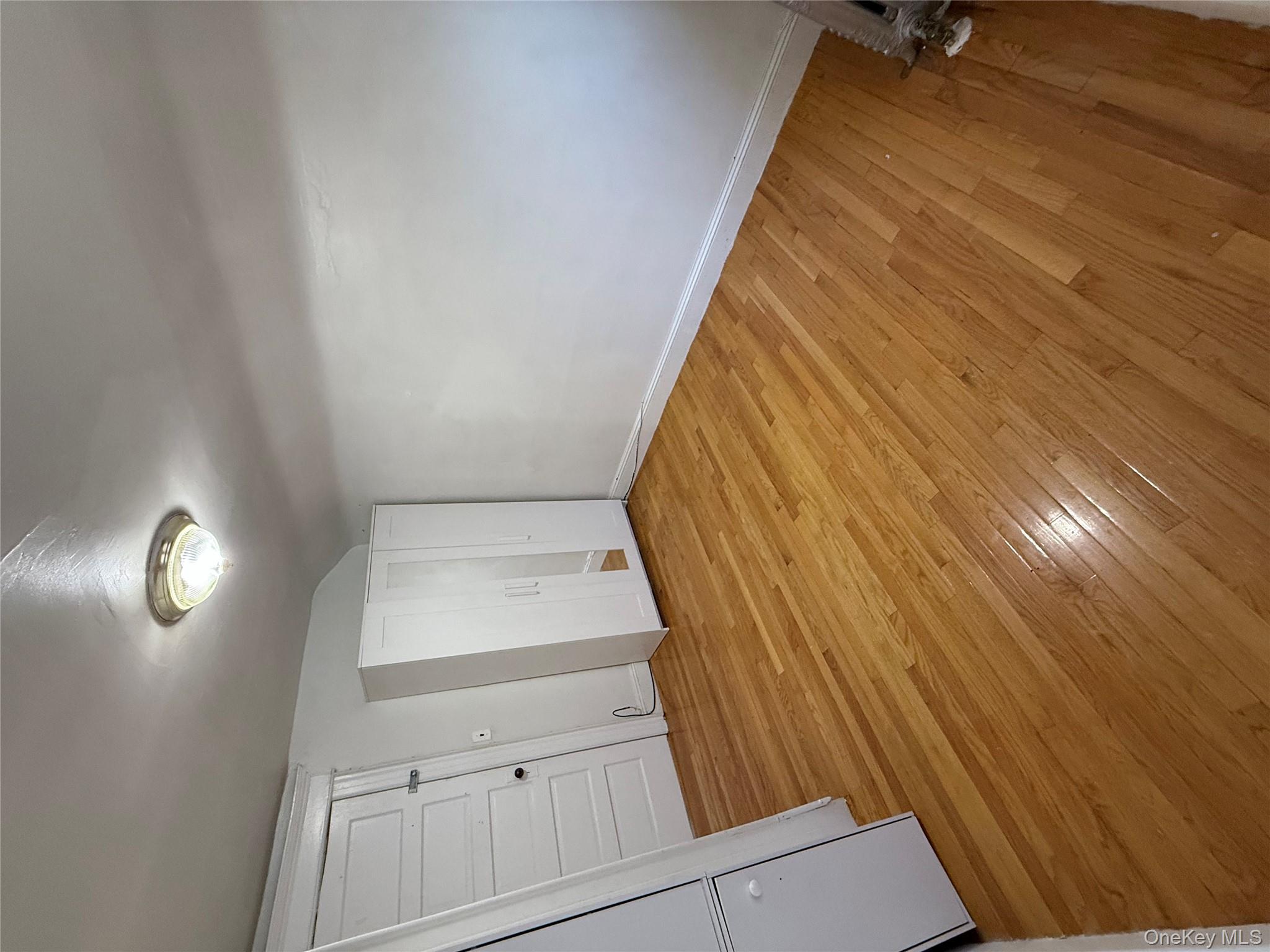 #3 photo, 92-40 53 Avenue, Elmhurst , NY 11373