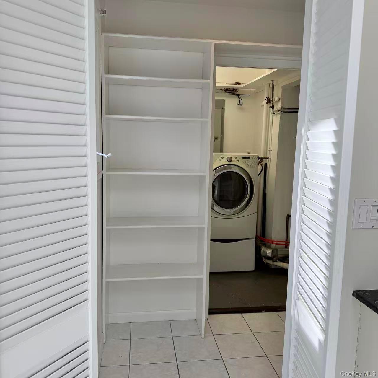 #10 photo, 10 The Spur, Syosset , NY 11791