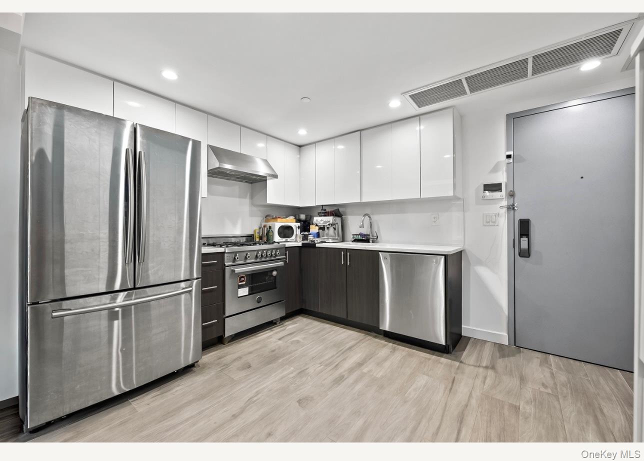 #3 photo, 97-45 63 Drive Unit #6A, 皇后区 雷哥公园 Rego Park , NY 11374