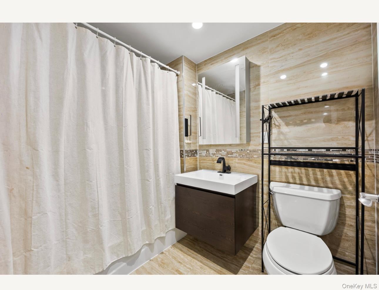 #6 photo, 97-45 63 Drive Unit #6A, 皇后区 雷哥公园 Rego Park , NY 11374