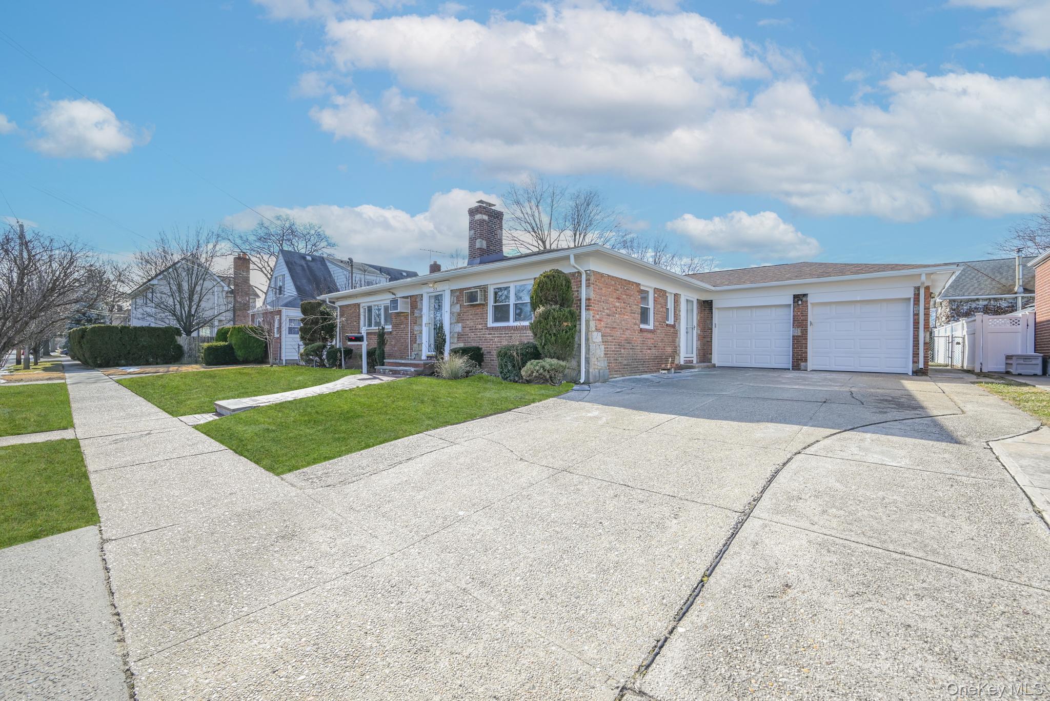 #2 photo, 515 S 12th Street, New Hyde Park , NY 11040