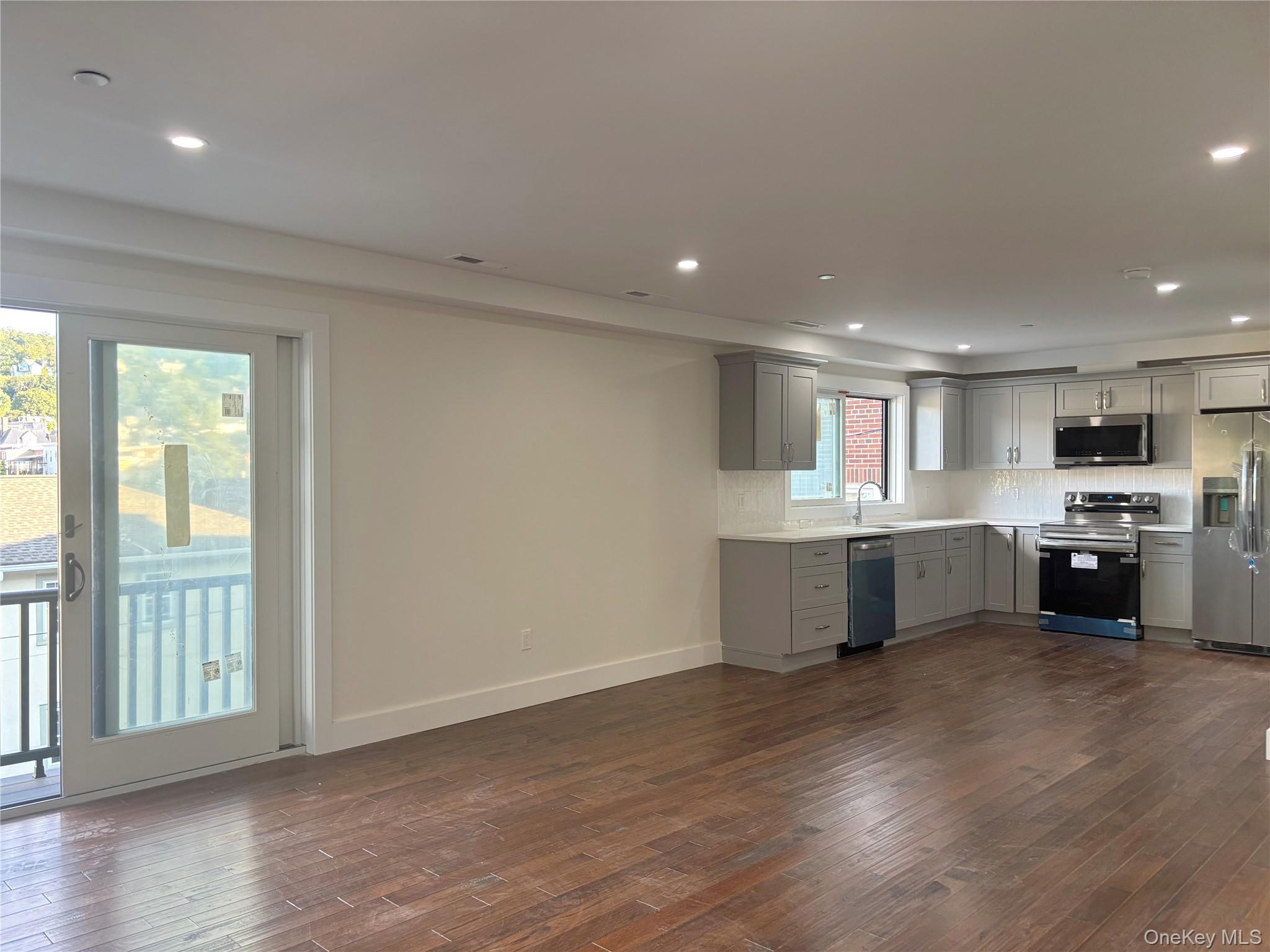 #3 photo, 15 Baylis Court, Tarrytown , NY 10591