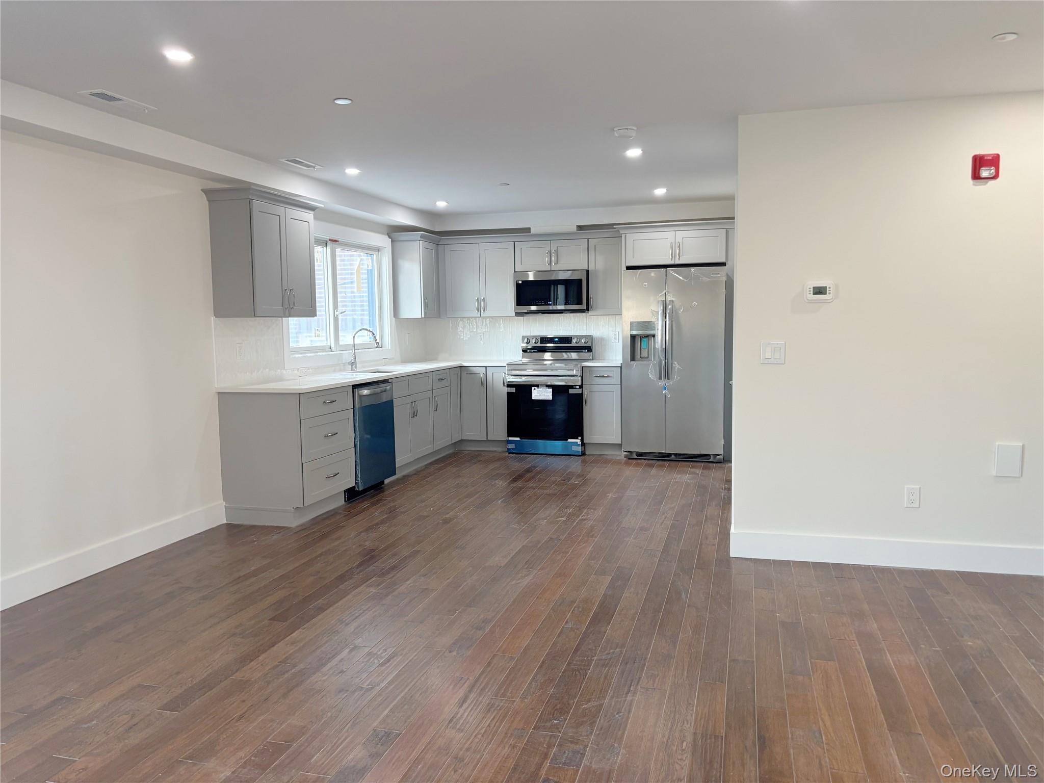 #4 photo, 15 Baylis Court, Tarrytown , NY 10591