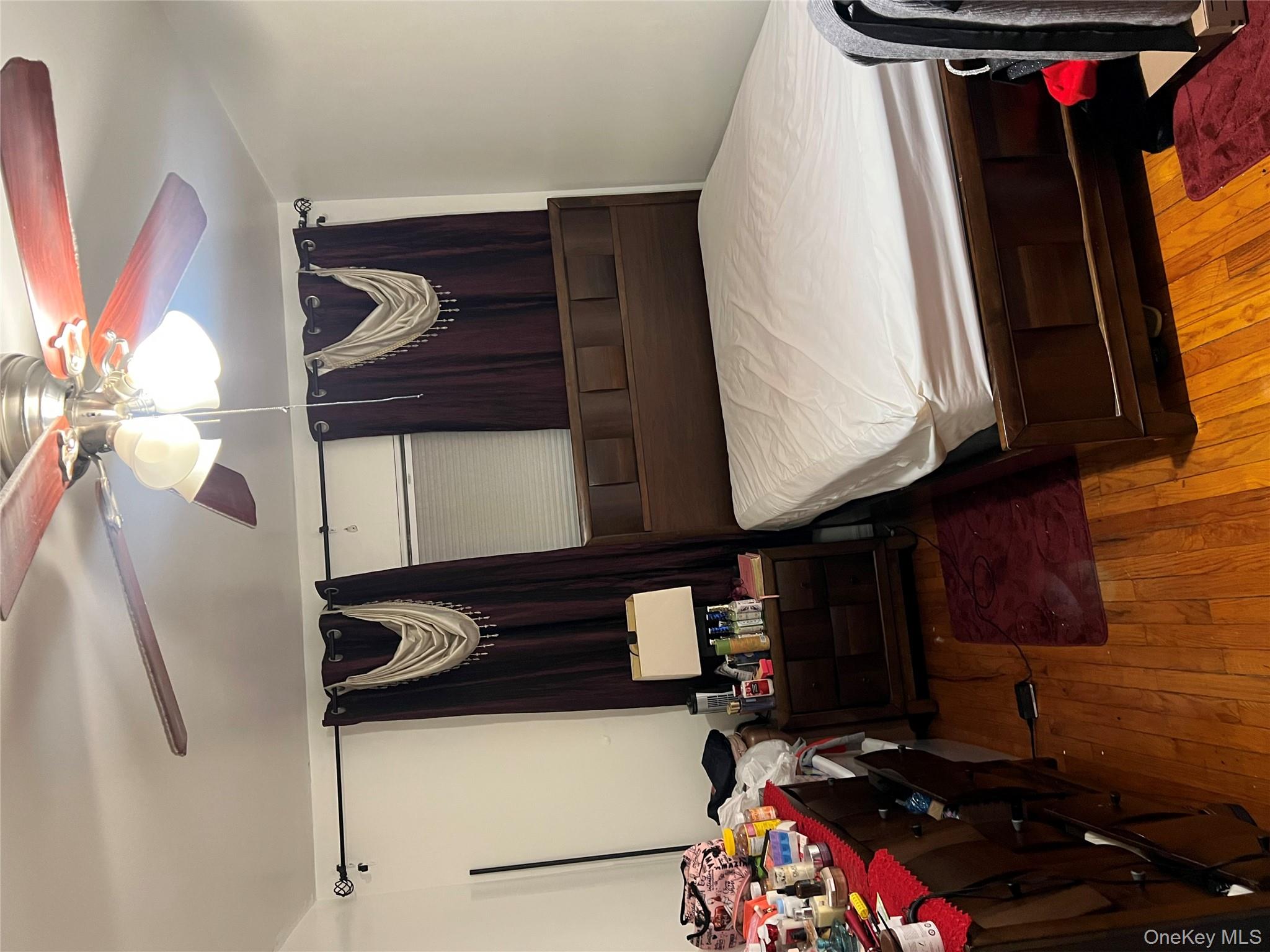 #4 photo, 1461 E 233rd Street, Bronx , NY 10466