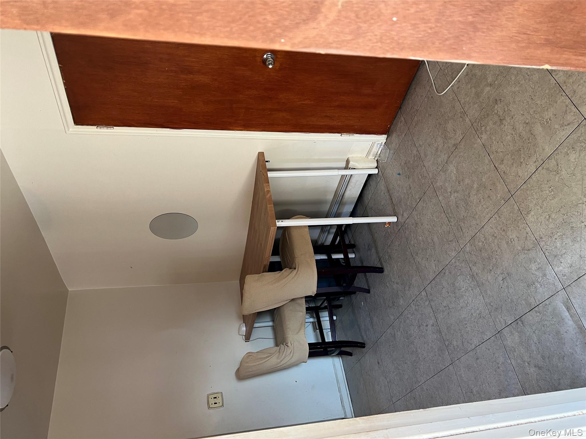 #8 photo, 1461 E 233rd Street, Bronx , NY 10466