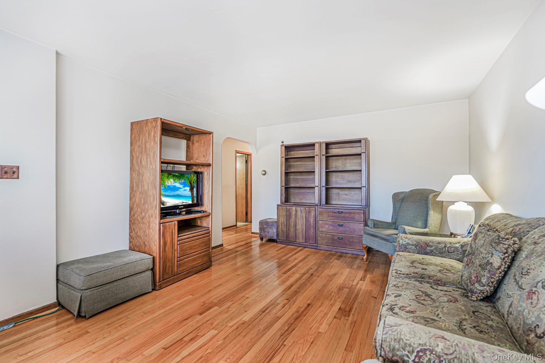 #9 photo, 188 Evergreen Avenue, Staten Island , NY 10305