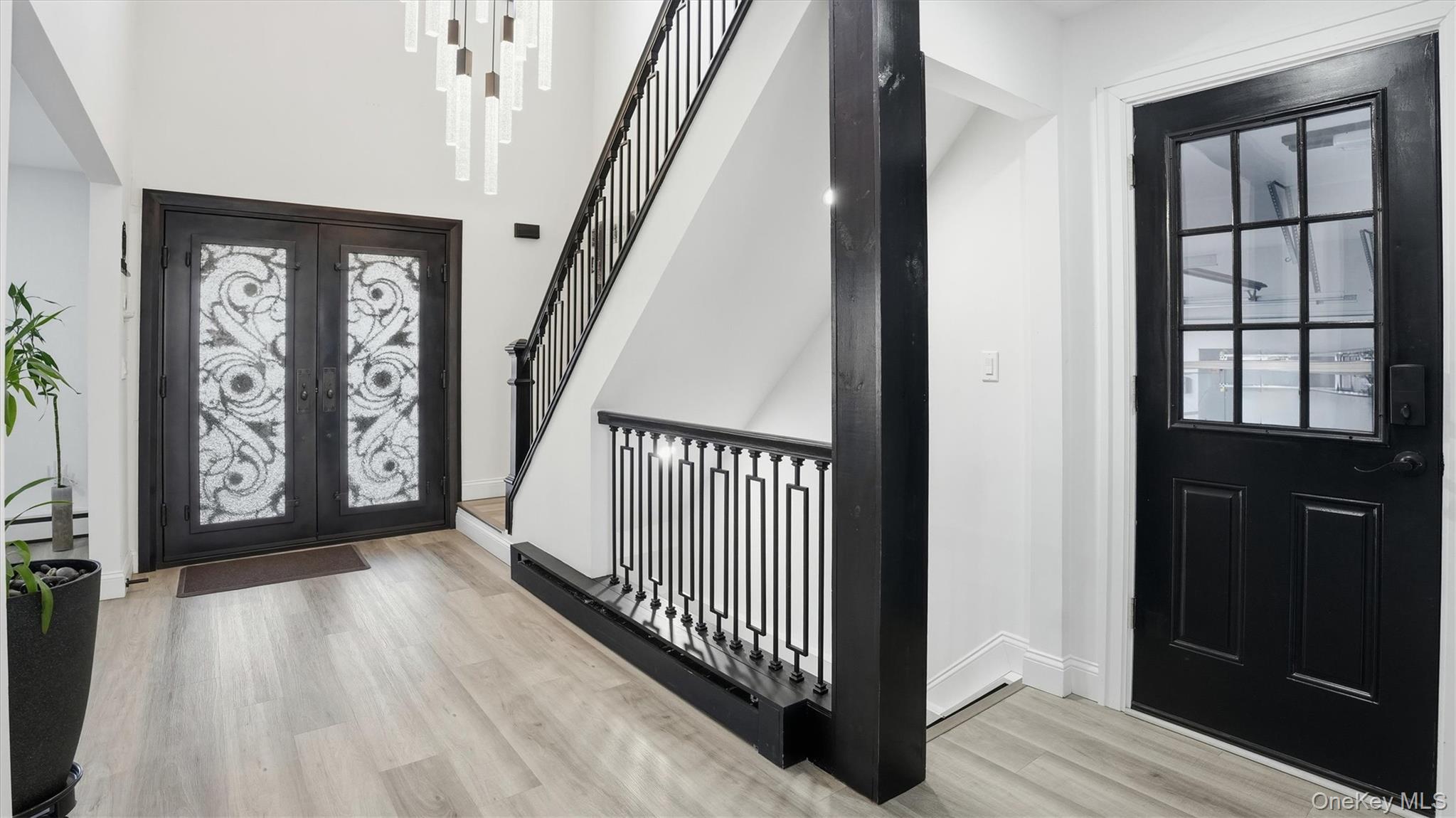 #11 photo, 8 Hamilton Place, Lake Grove , NY 11755