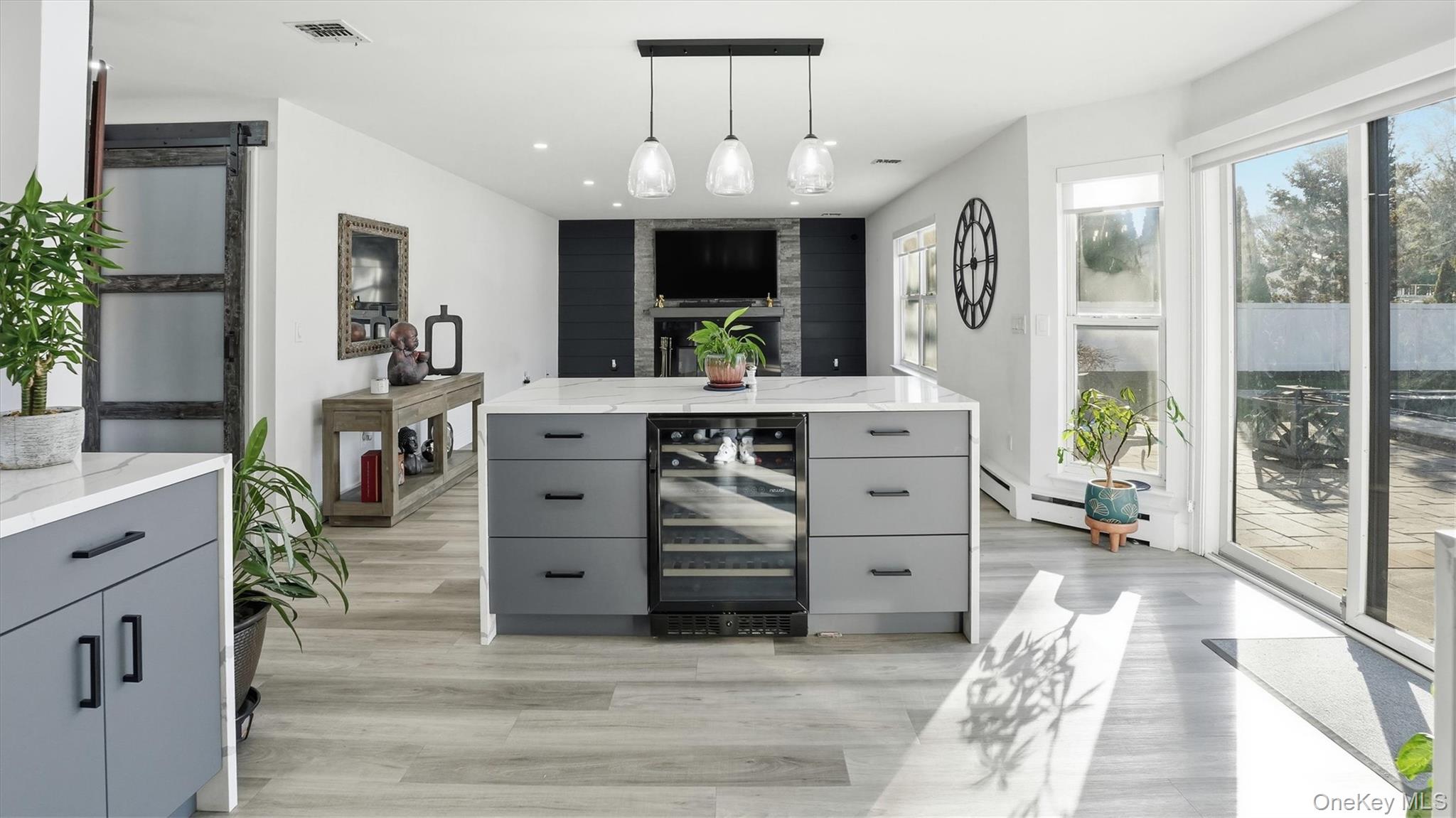 #16 photo, 8 Hamilton Place, Lake Grove , NY 11755