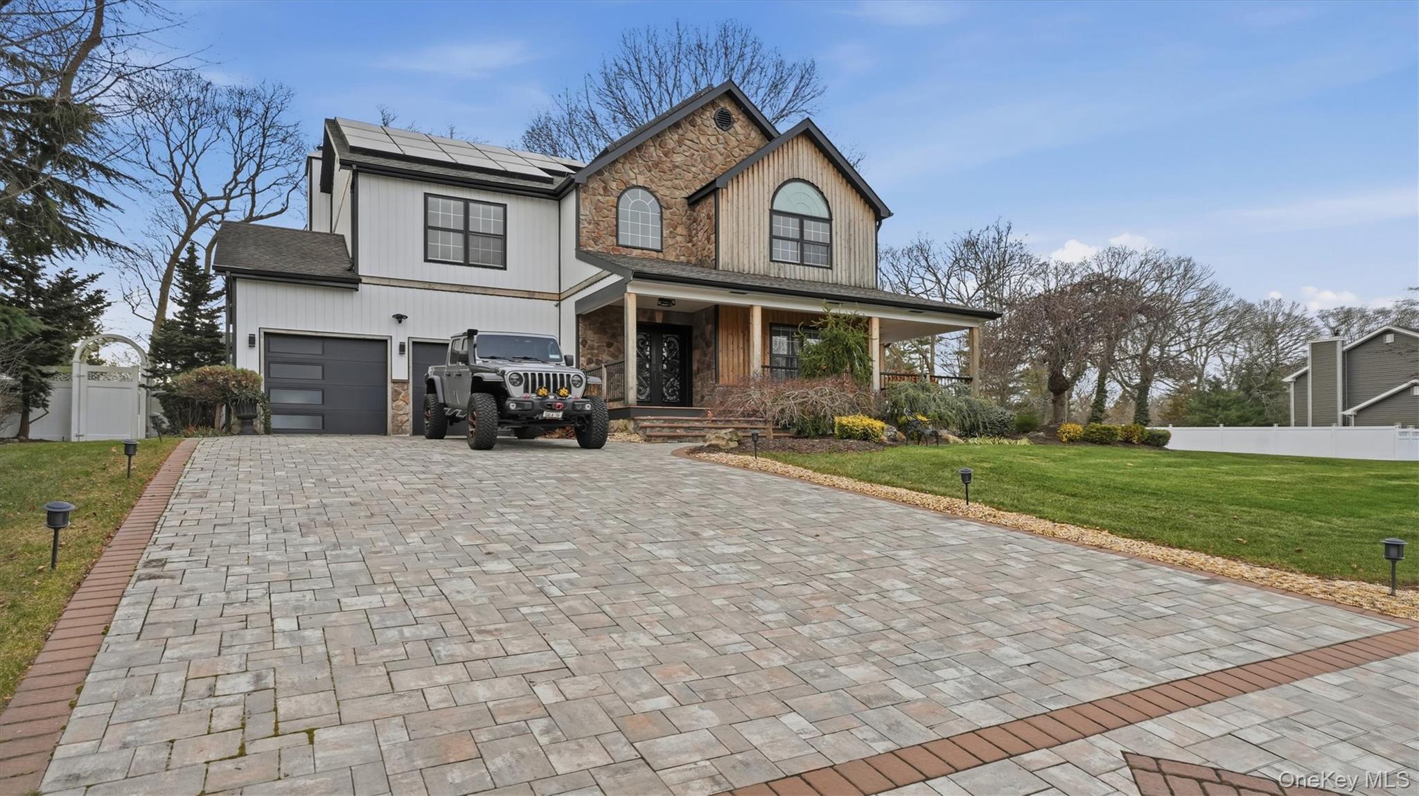 #3 photo, 8 Hamilton Place, Lake Grove , NY 11755