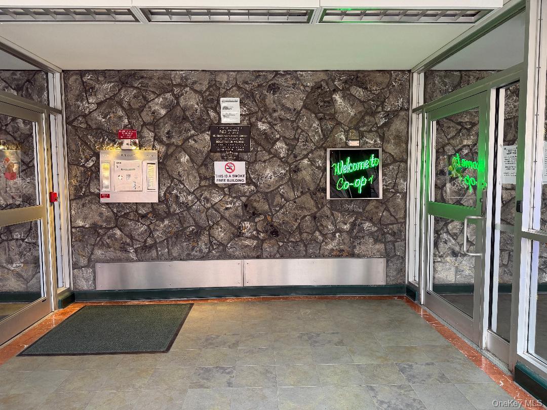 #2 photo, 87-56 Francis Lewis Boulevard, 皇后區 Hollis , NY 11427