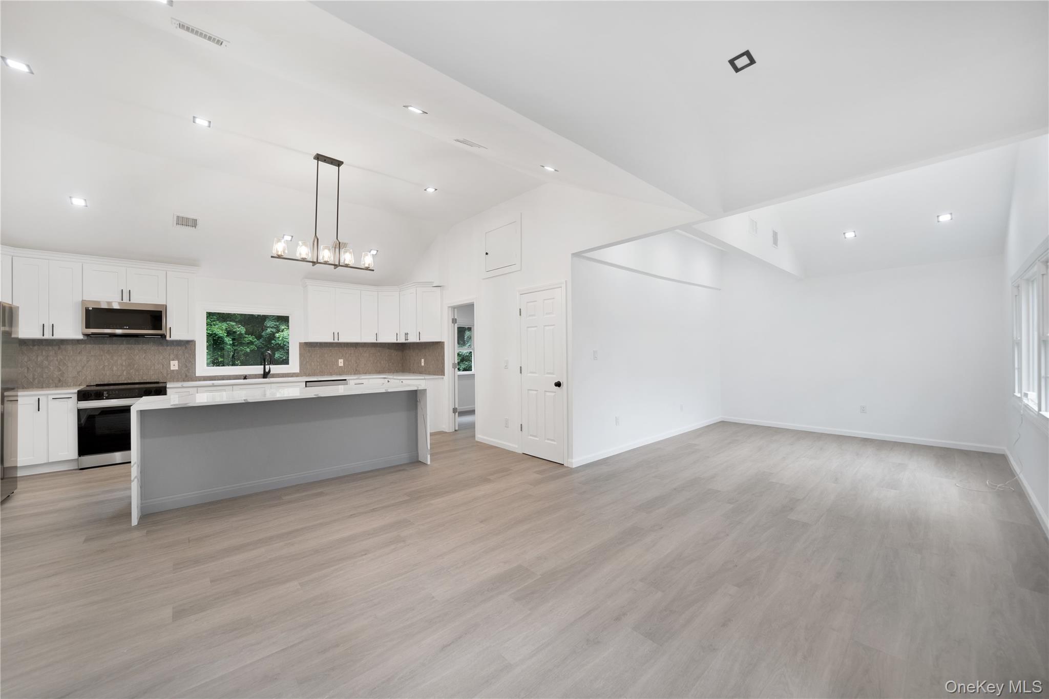 #6 photo, 7 Weinmann Boulevard, Melville , NY 11747